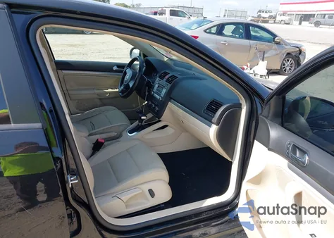 2010 Volkswagen Jetta Limited Edition from USA, damaged, VIN 3VWRX7AJ6AM109254